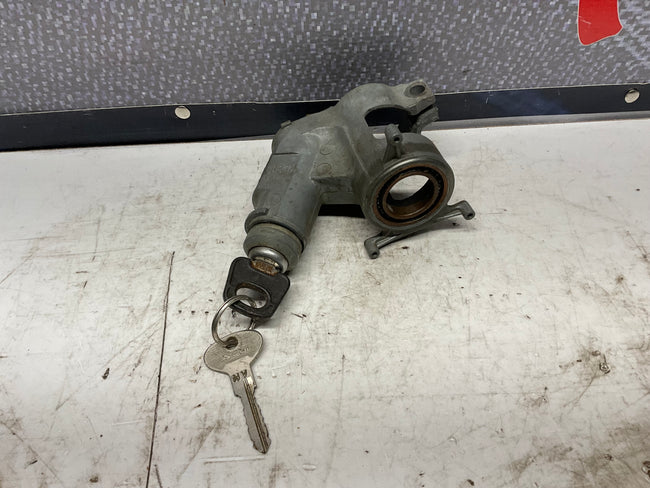 Ignition Lock/Key & Switch 171905851  B2