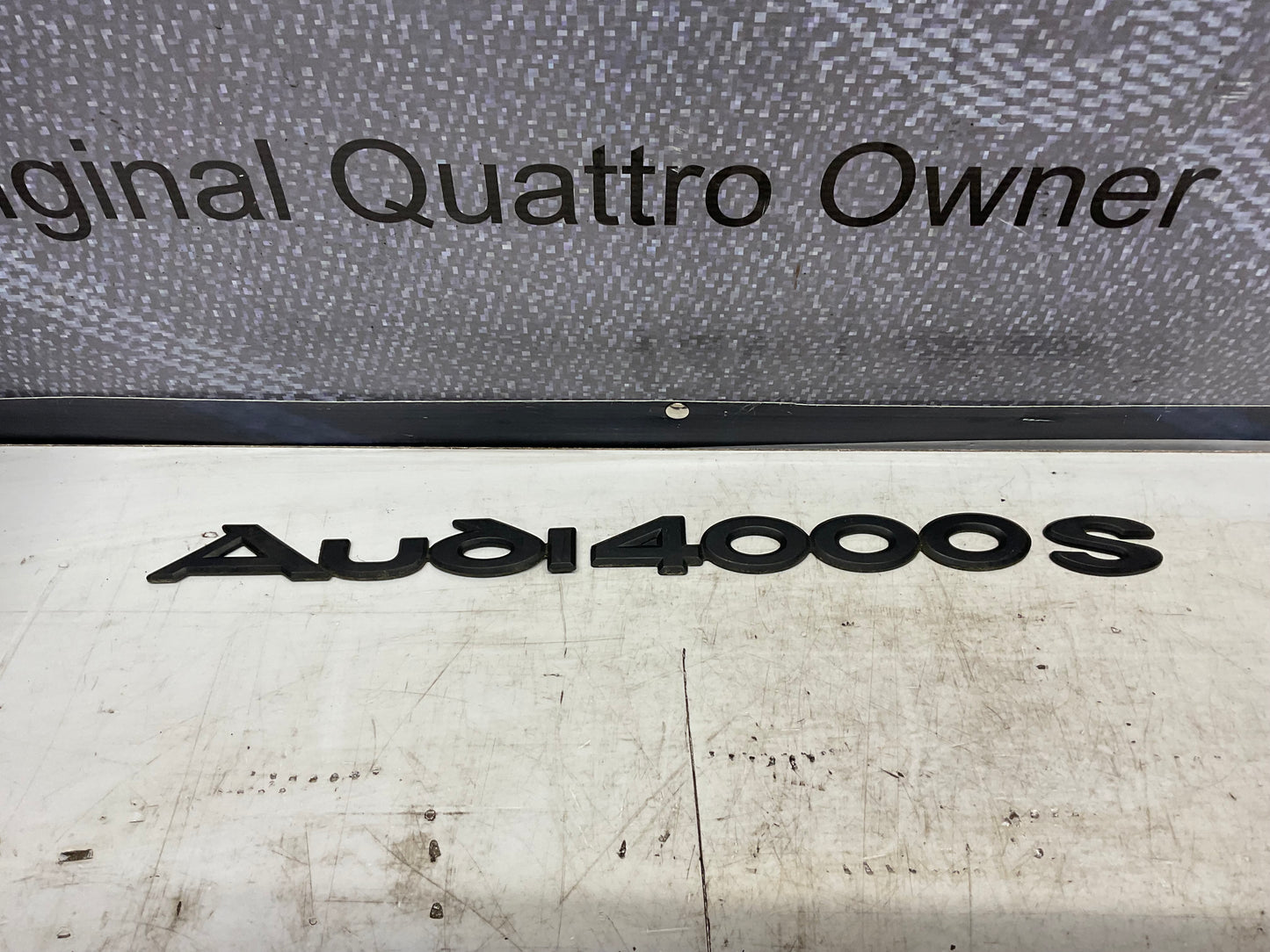 Trunk Lid Badges Audi 4000 S  Black  B2
