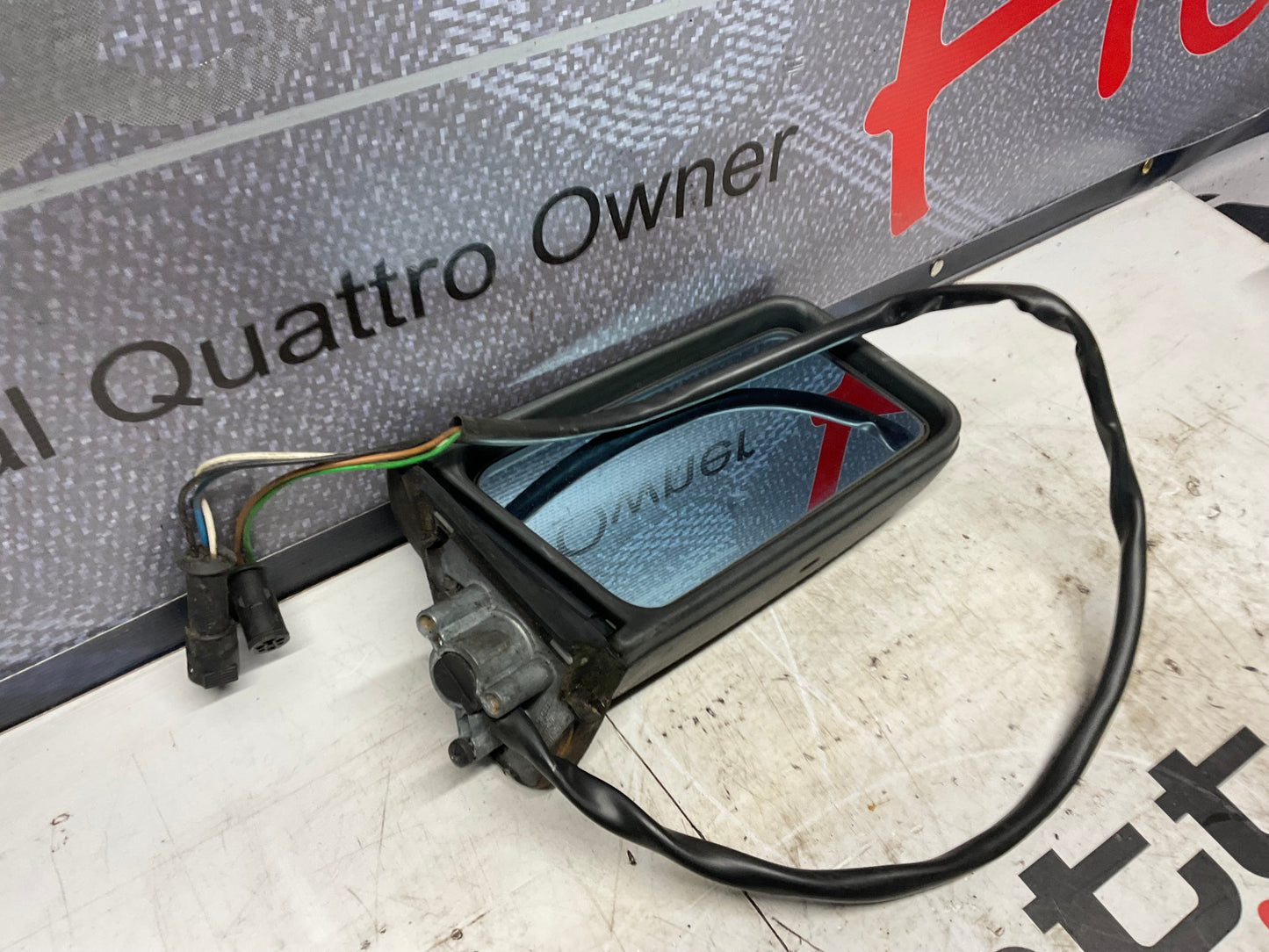 Passenger Power Mirror Right 811857502G  B2