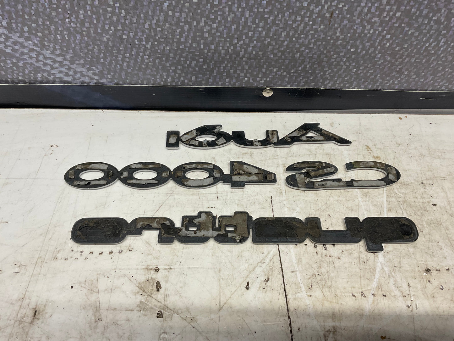 Trunk Lid Badge Set Audi 4000 CS Quattro B2  White