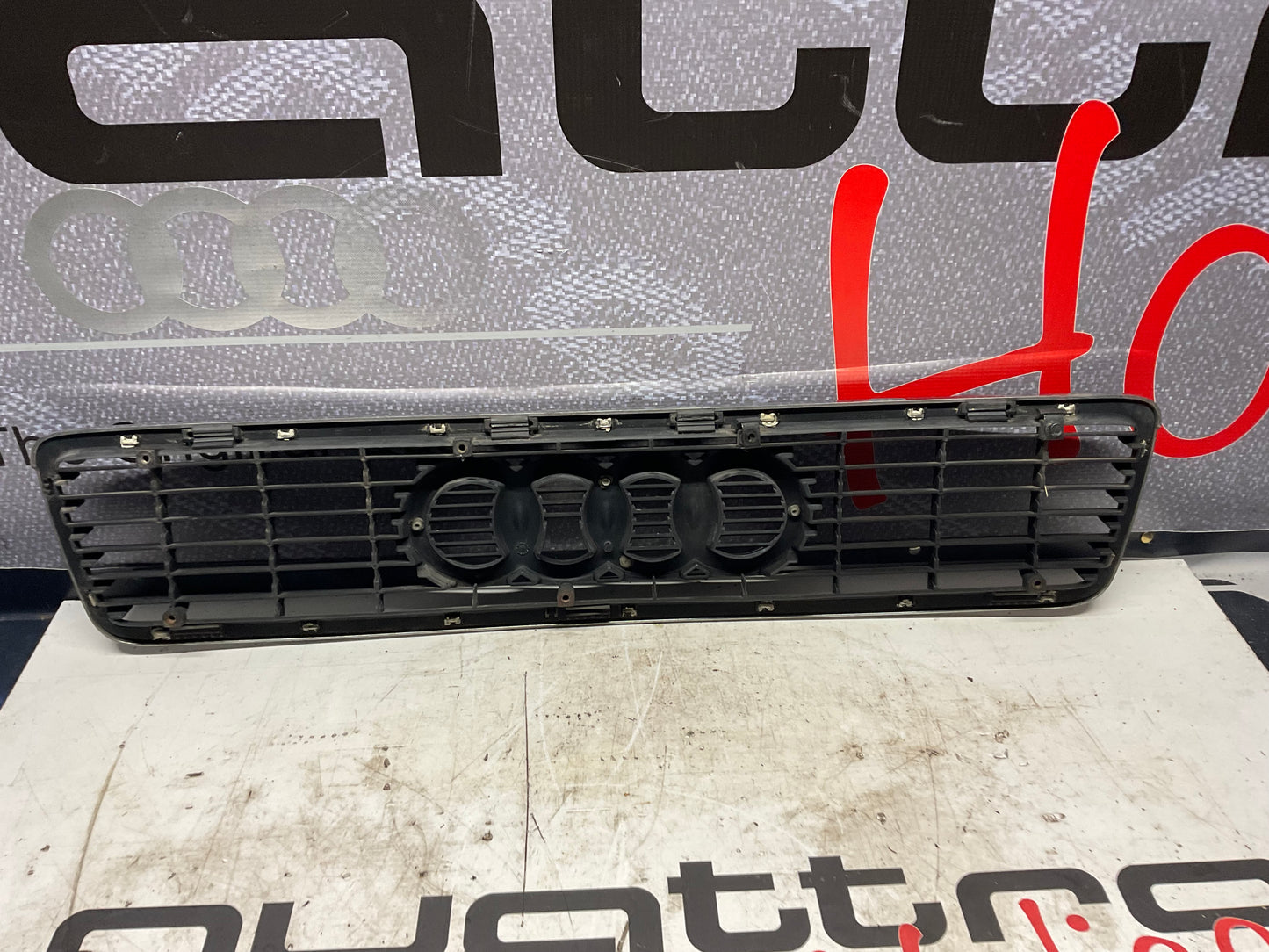 Front Grill 8G0853651C  B4