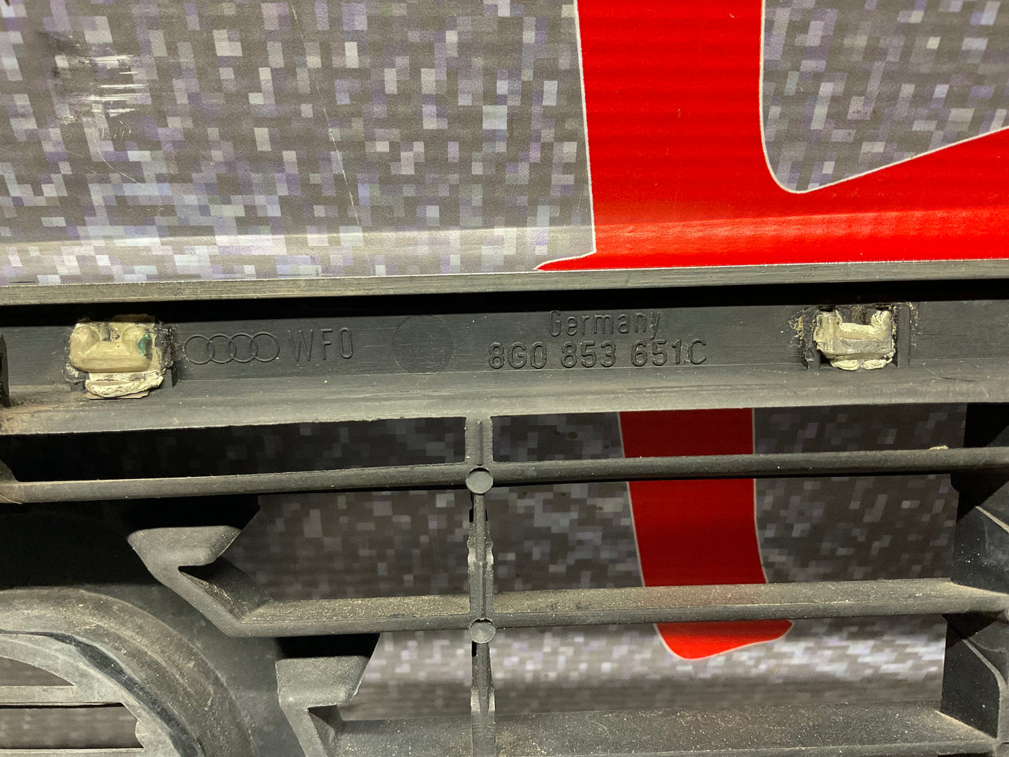 Front Grill 8G0853651C  B4