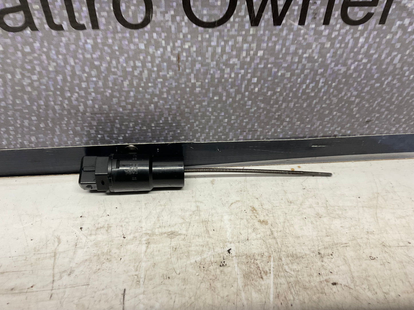 Vehicle Speed Sensor 857957827B  Automatic Transmission B3  C3