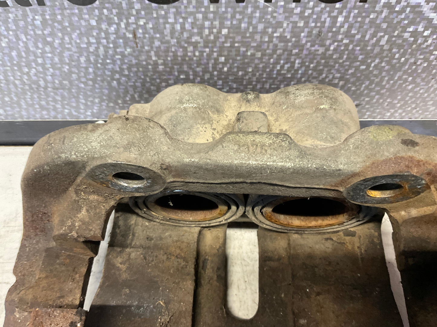 G60 Driver Brake Caliper 2 Piston Left  447615123  C3  D1  Girling