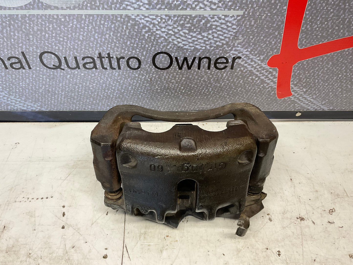 G60 Passenger Brake Caliper 2 Piston Right  447615124  C3  D1  Girling