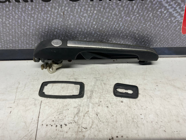 Passenger Door Handle + Gaskets Front Right 443839206C C3