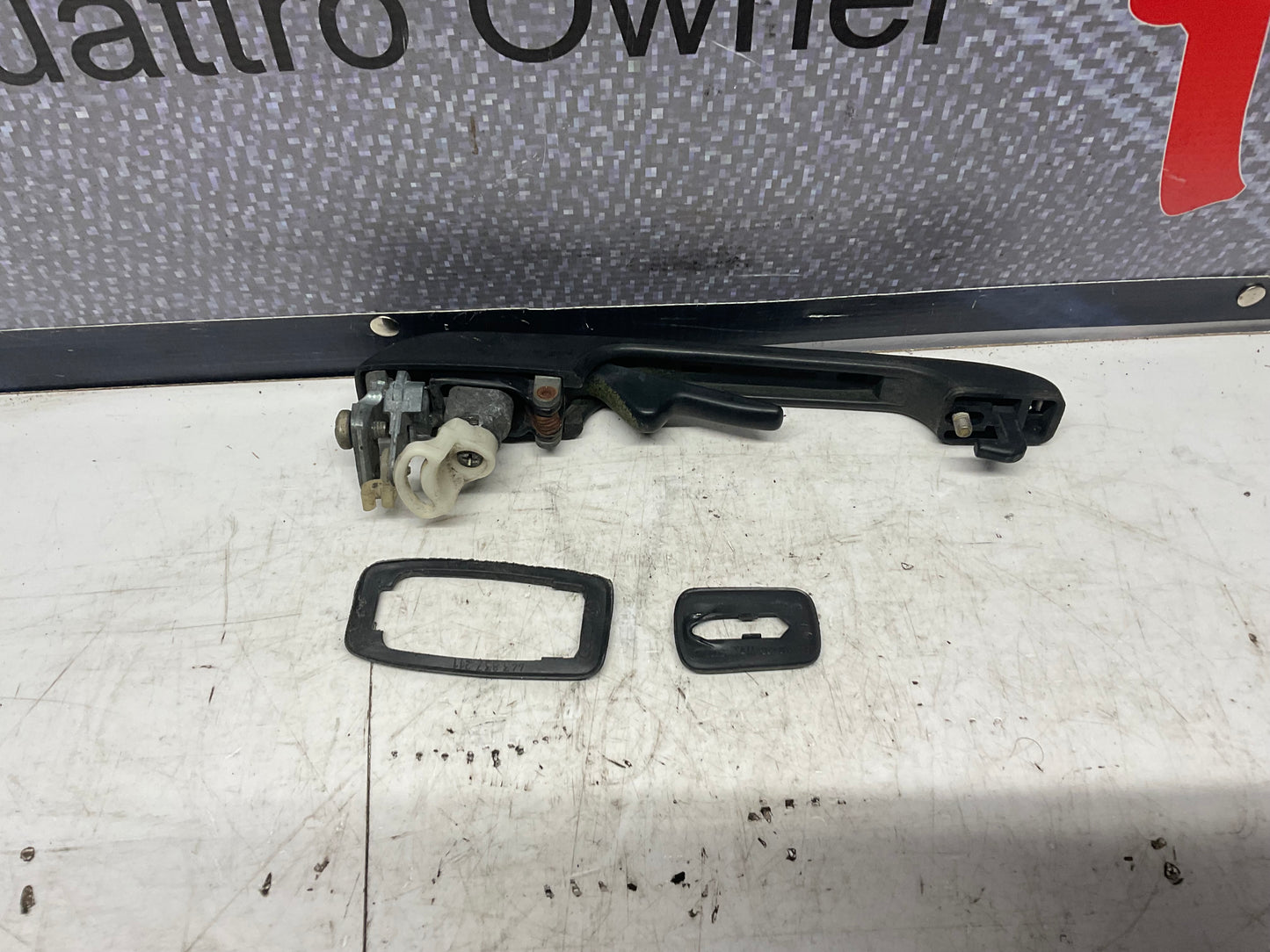 Passenger Door Handle + Gaskets Front Right 443839206C C3