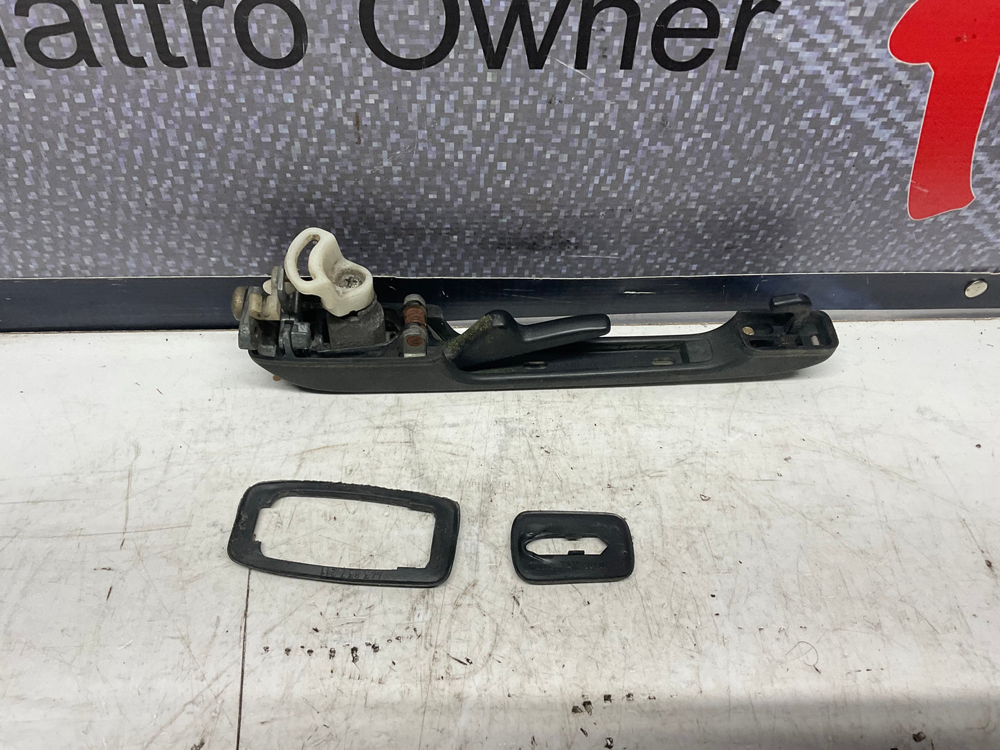 Passenger Door Handle + Gaskets Front Right 443839206C C3