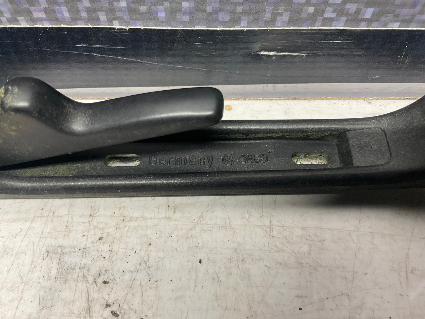 Passenger Door Handle + Gaskets Front Right 443839206C C3