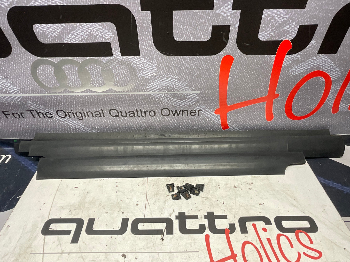 Complete Lower Door Trim Set Rubber 443853959D 960D 969D 970D  C3