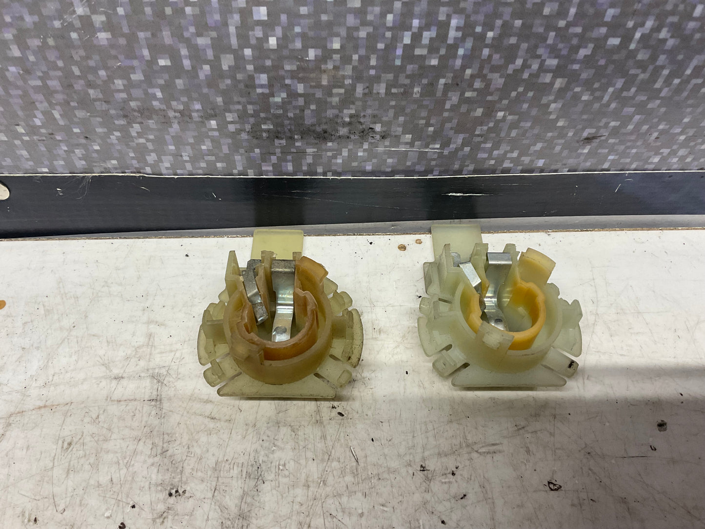 Rear Trunk Turn Signal Bulb Holder Pair  Hella  R19/10