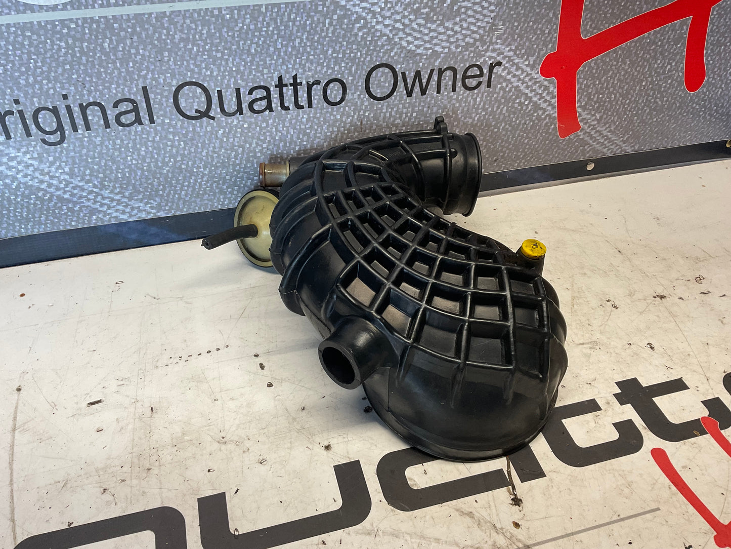 Fuel Distributor Air Intake Boot 035133357AC  C3  MC1