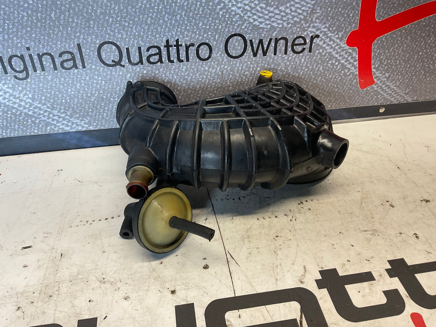 Fuel Distributor Air Intake Boot 035133357AC  C3  MC1