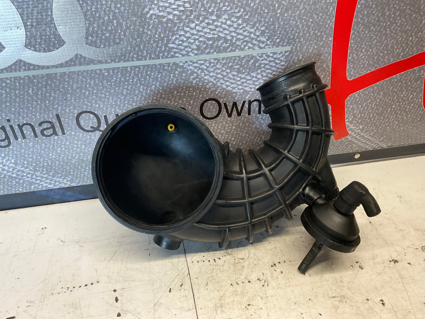 Fuel Distributor Air Intake Boot 035133357AC  C3  MC1