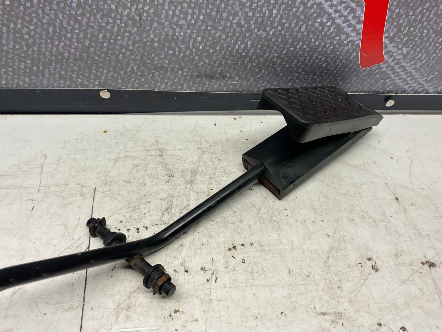 Accelerator Pedal Complete 443721507A  C3  D1