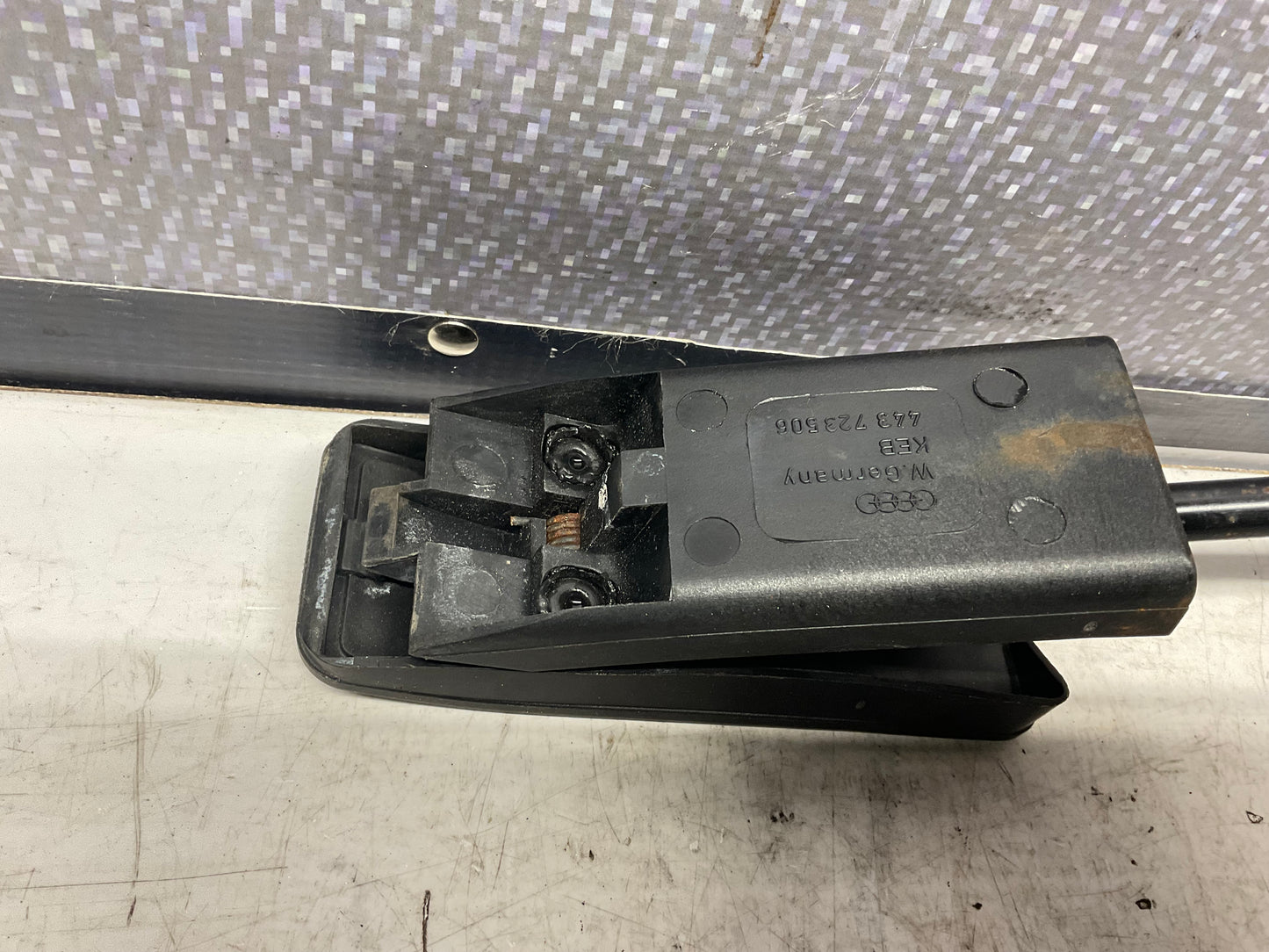 Accelerator Pedal Complete 443721507A  C3  D1