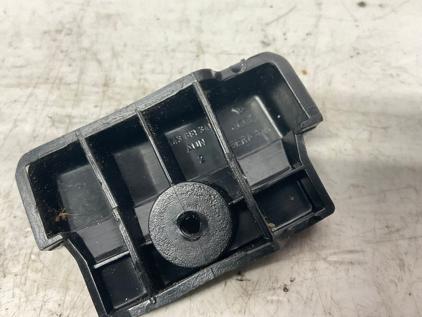 Seat Rail End Caps 443881347 B2 C3