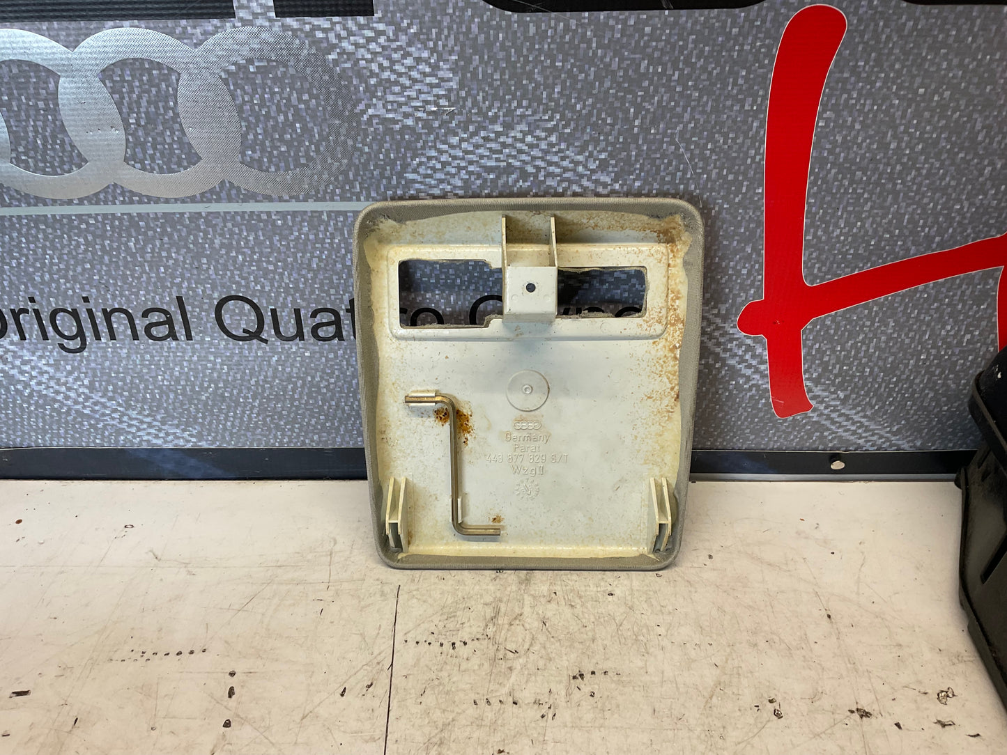 Sunroof Motor Control Cover  443877829S/T C3  B3