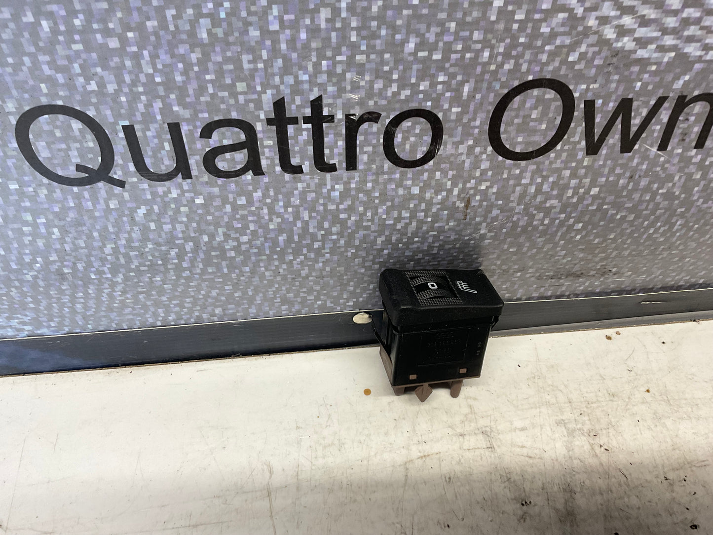 Heated Seat Adjuster Console Switch  893941563  B3  C3