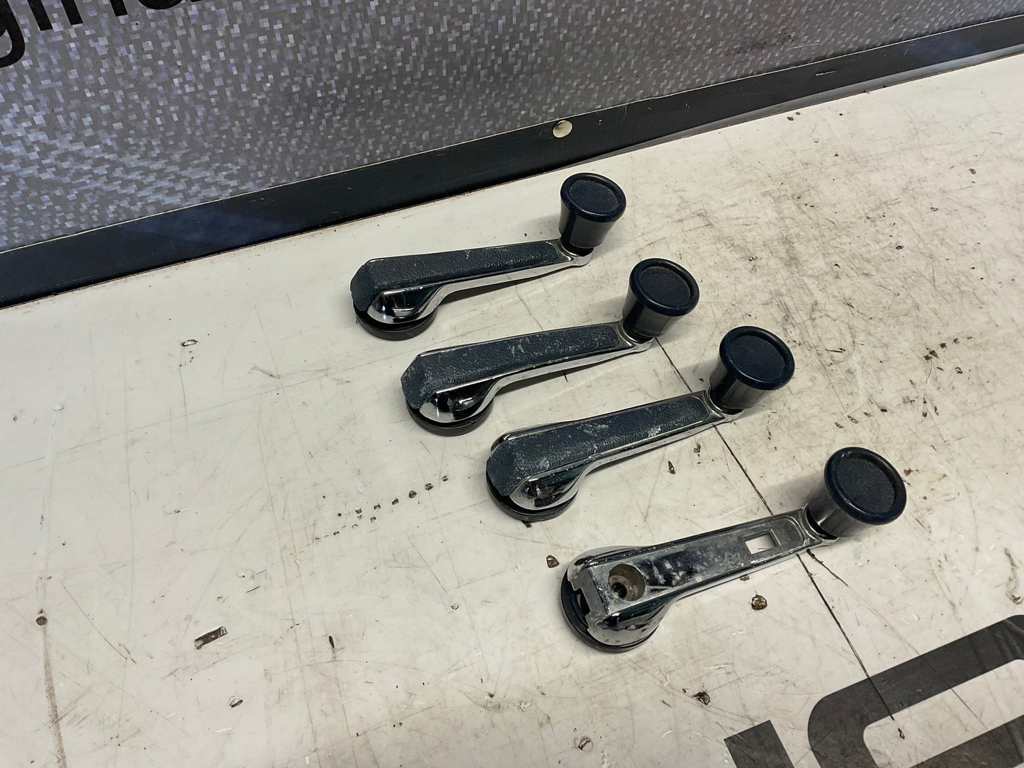 Window Crank Handle Set 431837505  B2  Blue