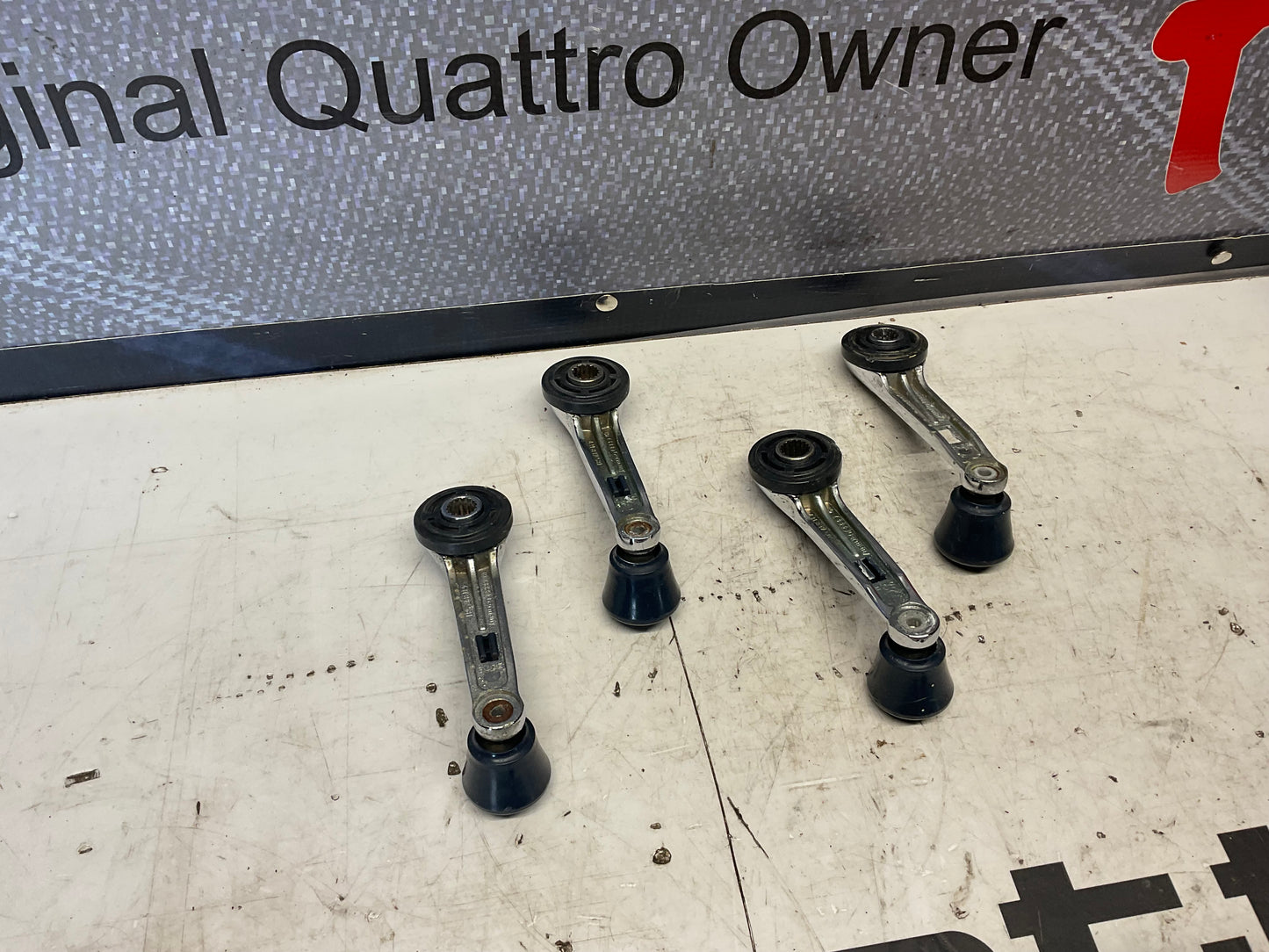 Window Crank Handle Set 431837505  B2  Blue