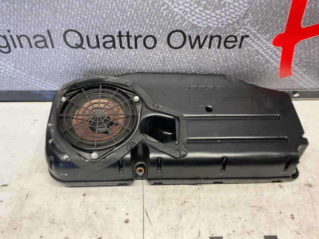 Passenger Door Speaker & Box Bose Right  D1 C3