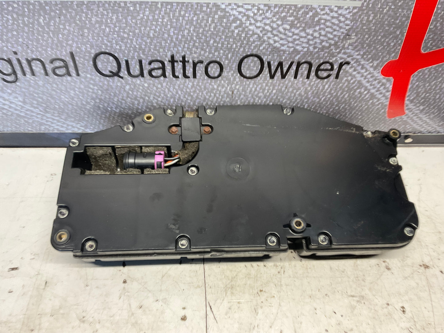 Passenger Door Speaker & Box Bose Right  D1 C3