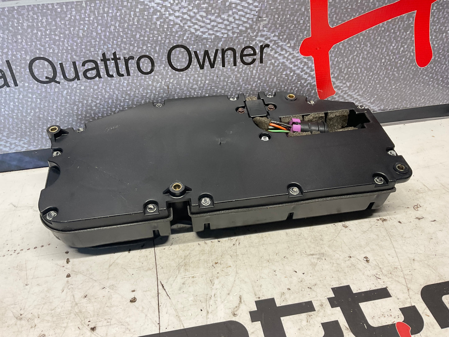 Driver Door Speaker & Box Bose Left  D1 C3
