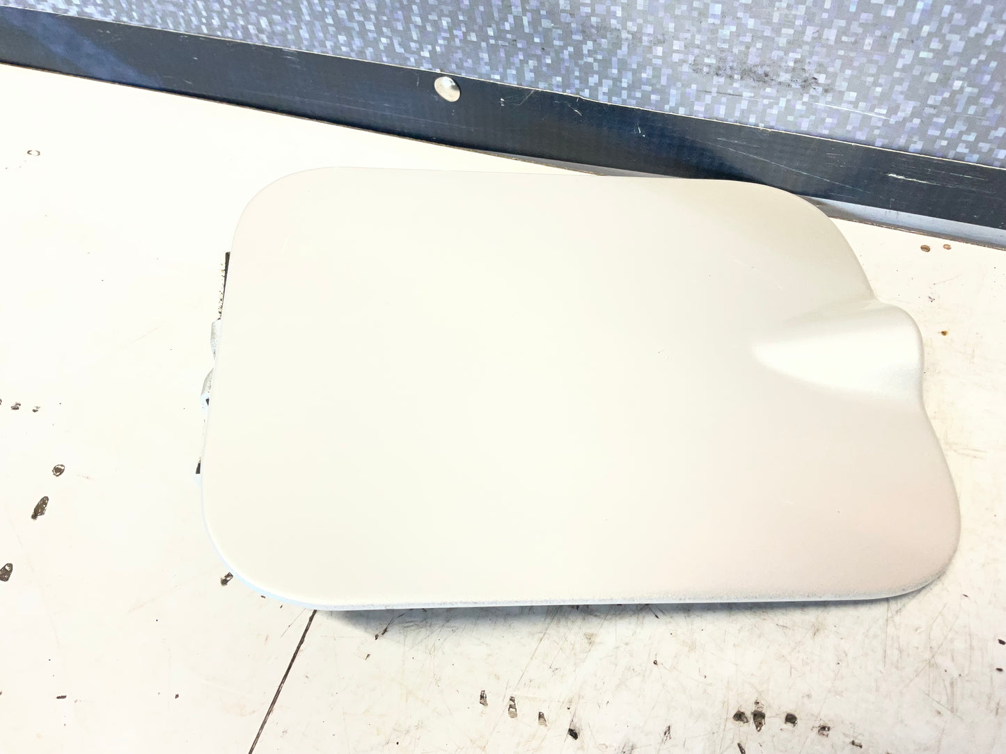 Fuel Tank Cover Lid 443809905A  C3  Pearl White