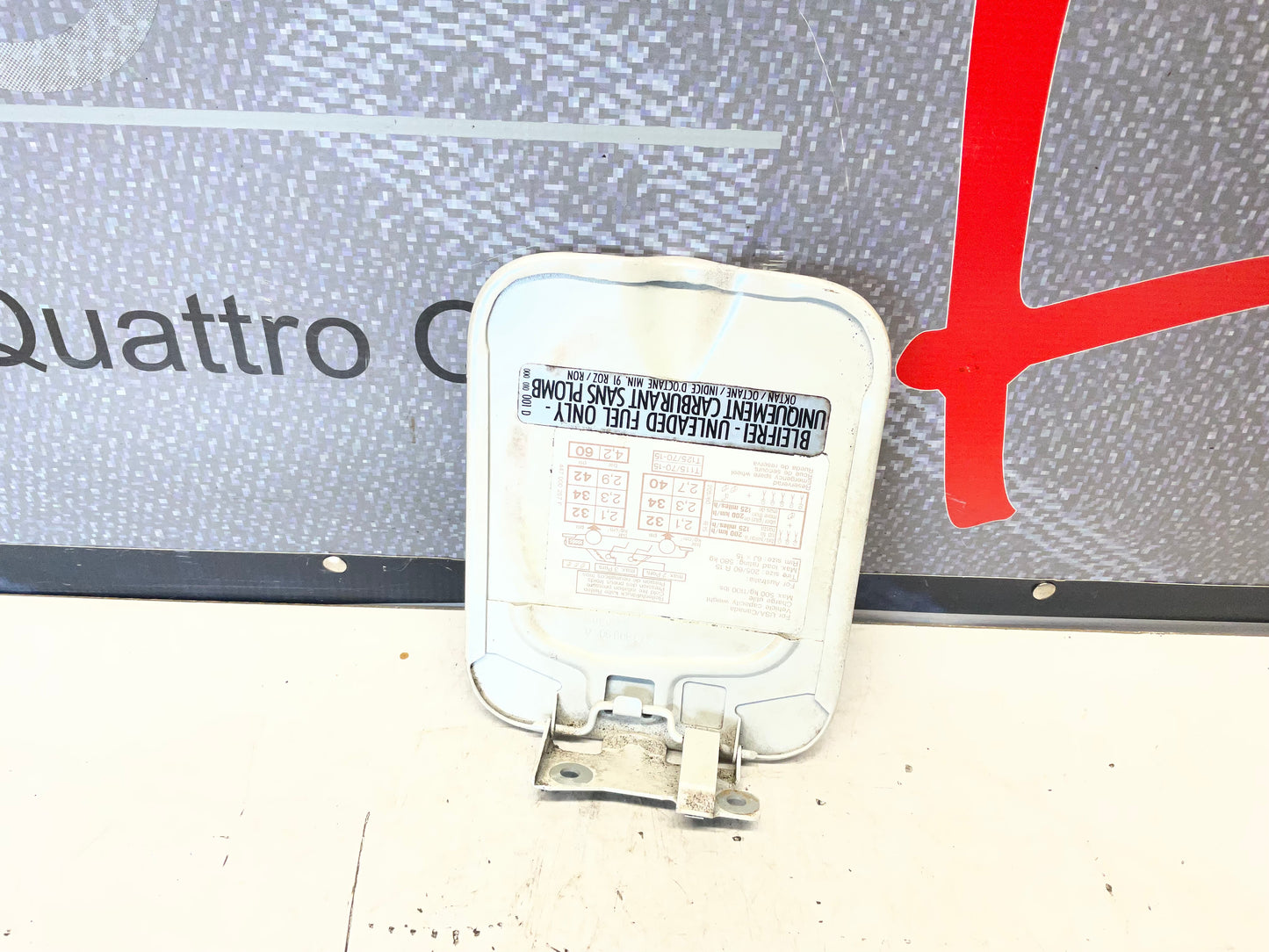 Fuel Tank Cover Lid 443809905A  C3  Pearl White