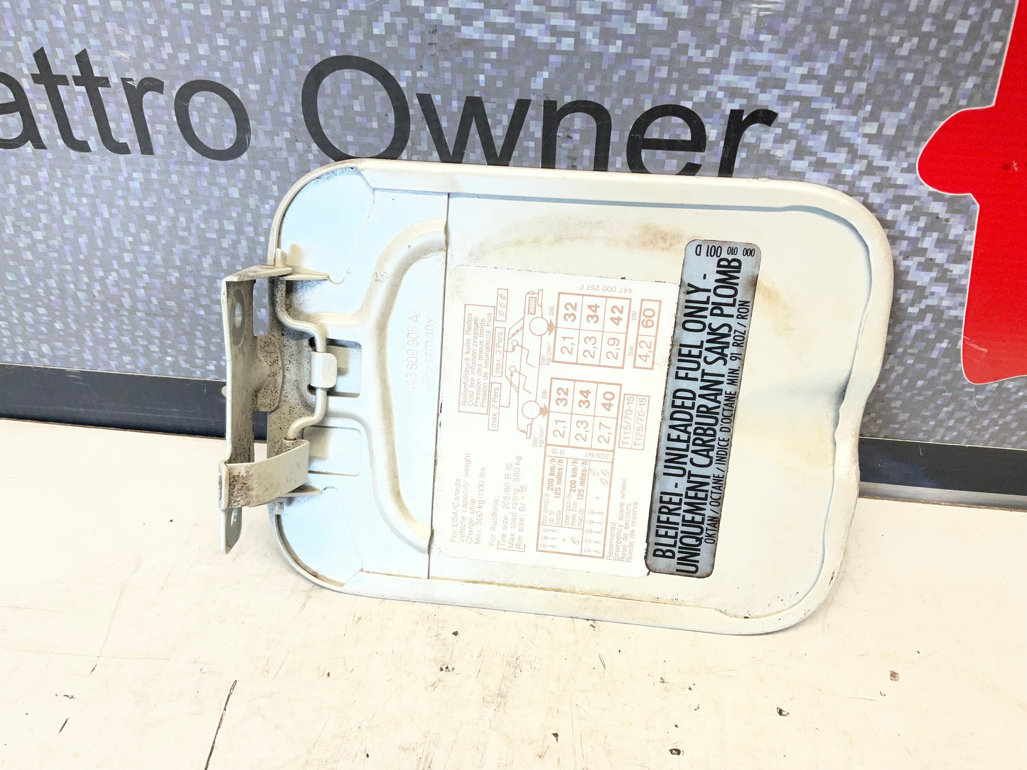 Fuel Tank Cover Lid 443809905A  C3  Pearl White