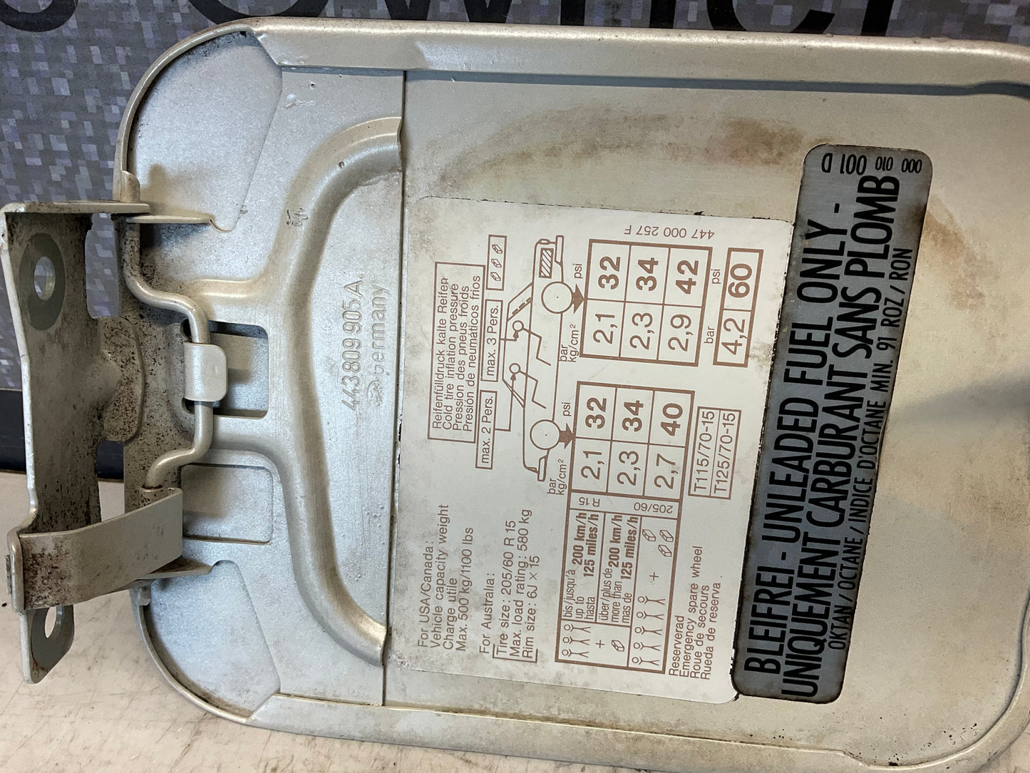 Fuel Tank Cover Lid 443809905A  C3  Pearl White