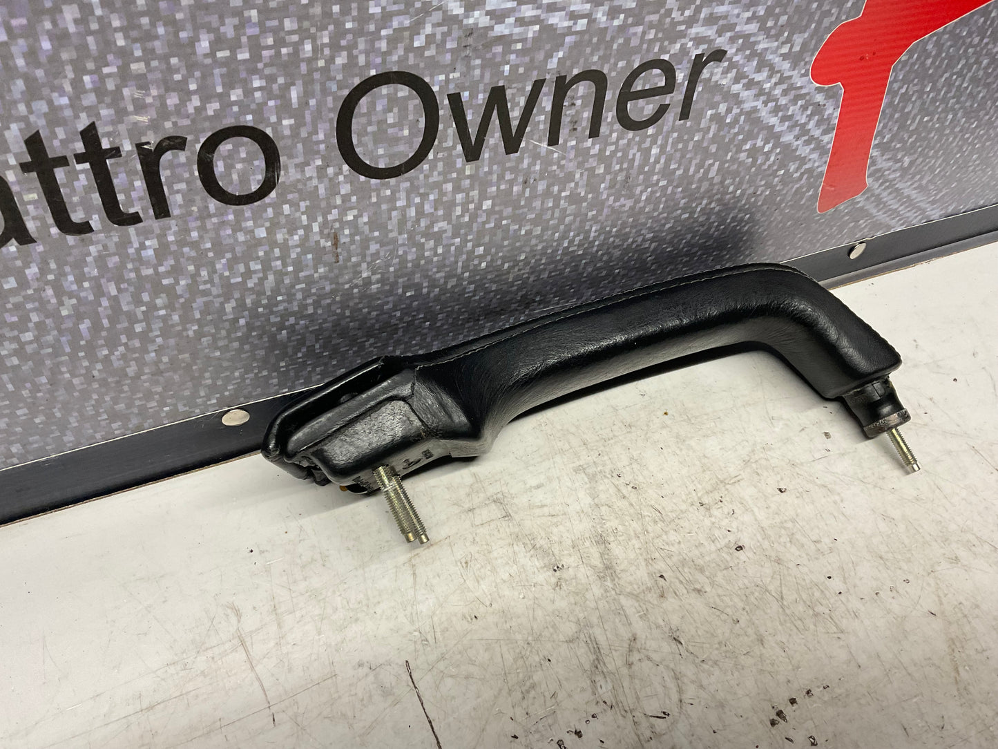 Passenger Interior Door Handle Right Leather  443867172  C3