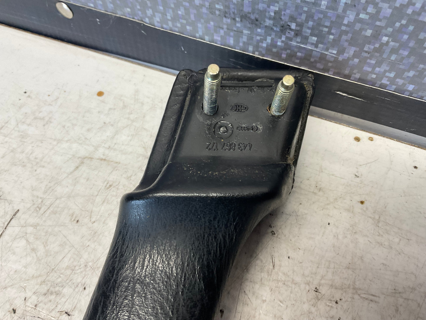 Passenger Interior Door Handle Right Leather  443867172  C3