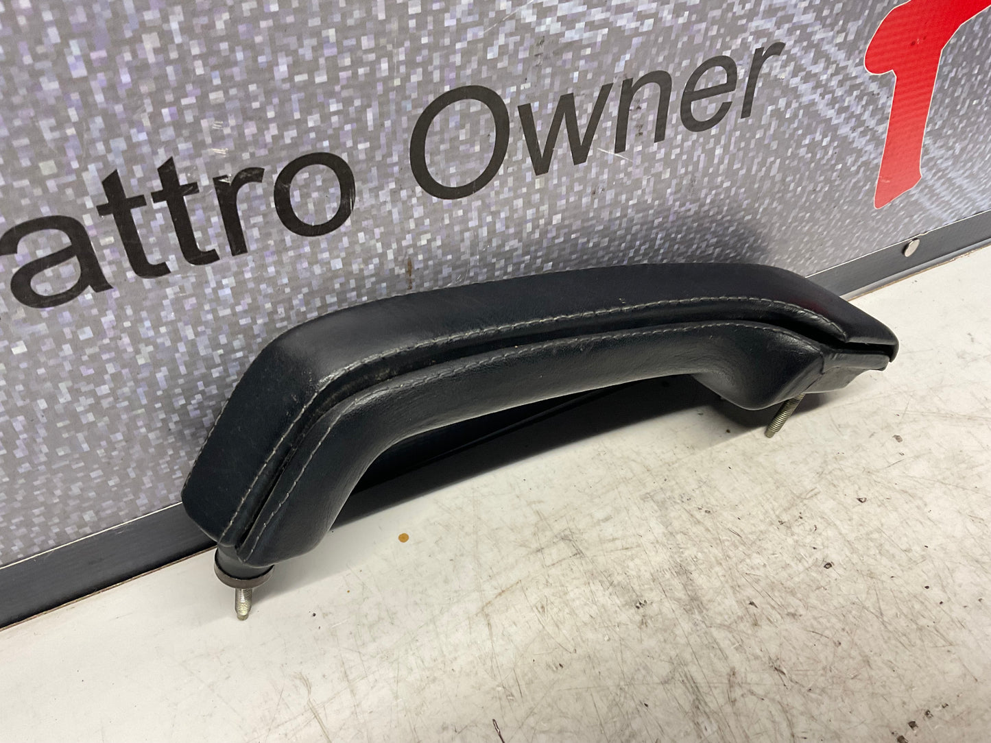 Driver Interior Door Handle Left Leather  443867171  C3