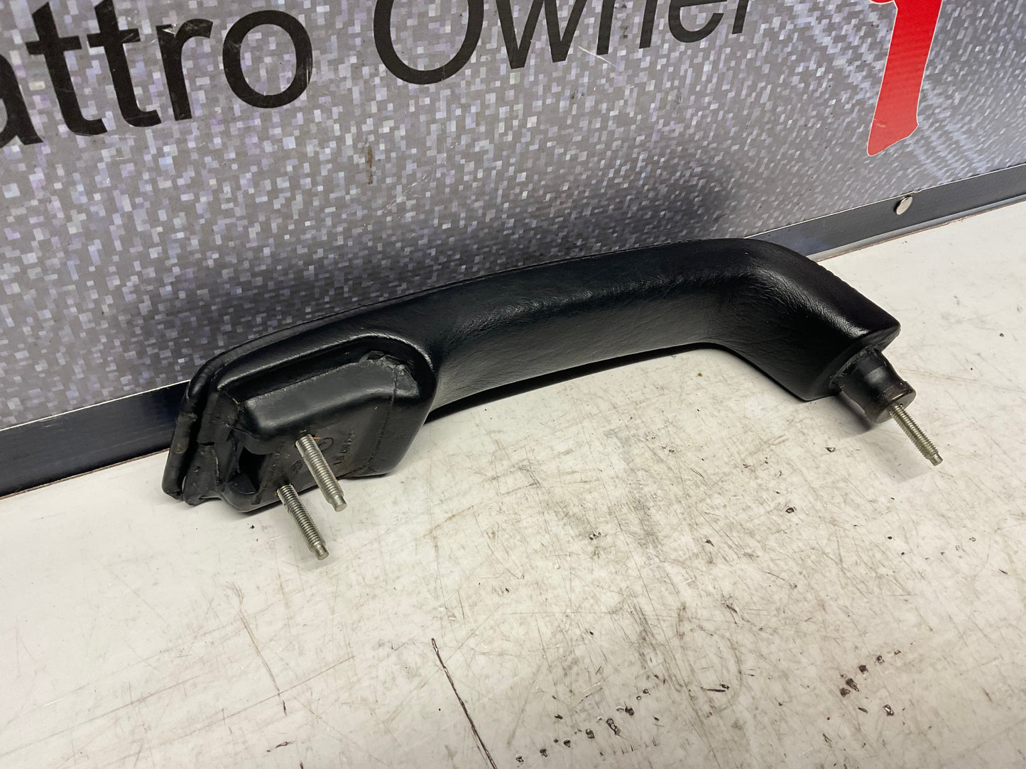 Driver Interior Door Handle Left Leather  443867171  C3
