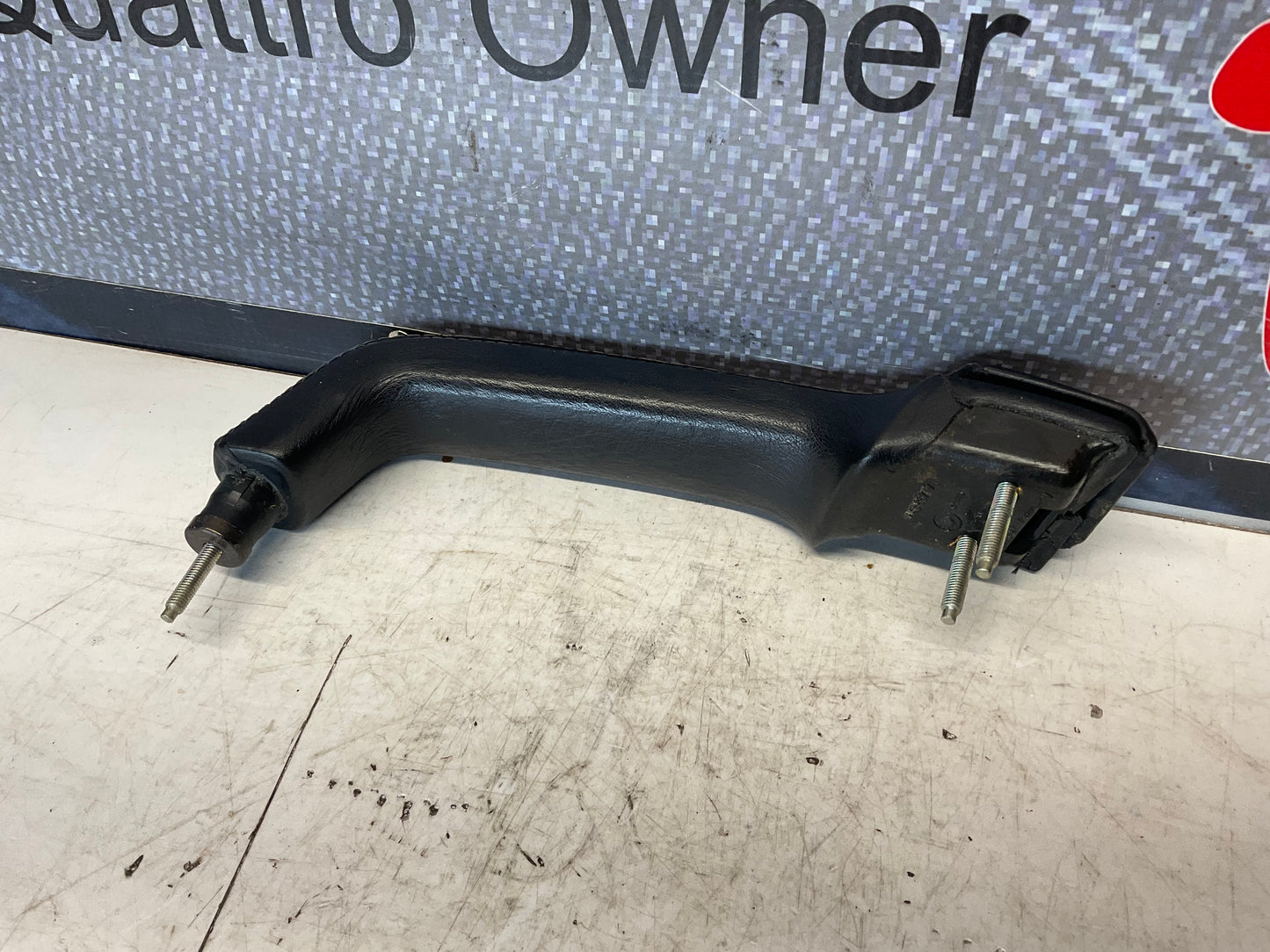 Driver Interior Door Handle Left Leather  443867171  C3