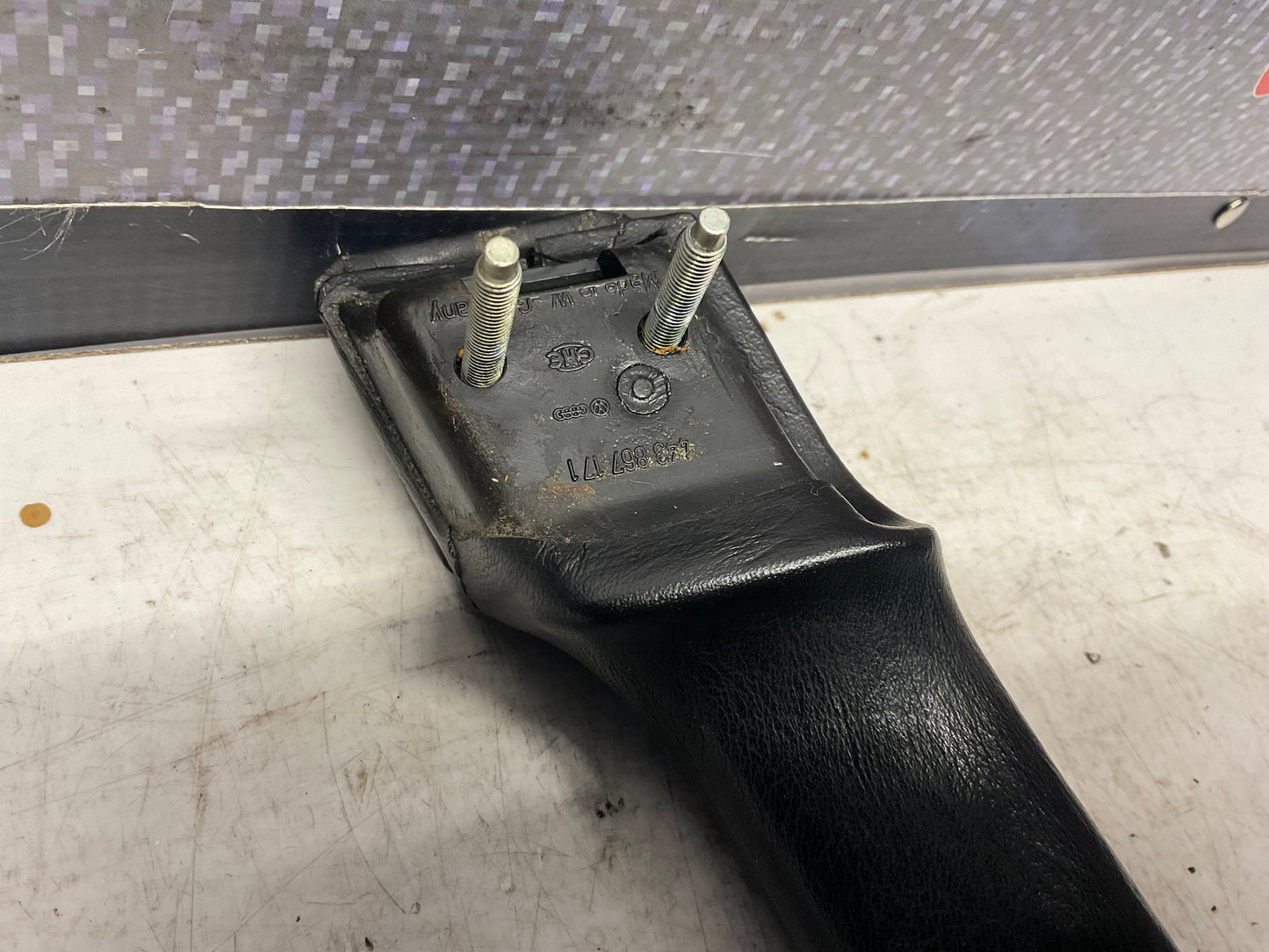 Driver Interior Door Handle Left Leather  443867171  C3