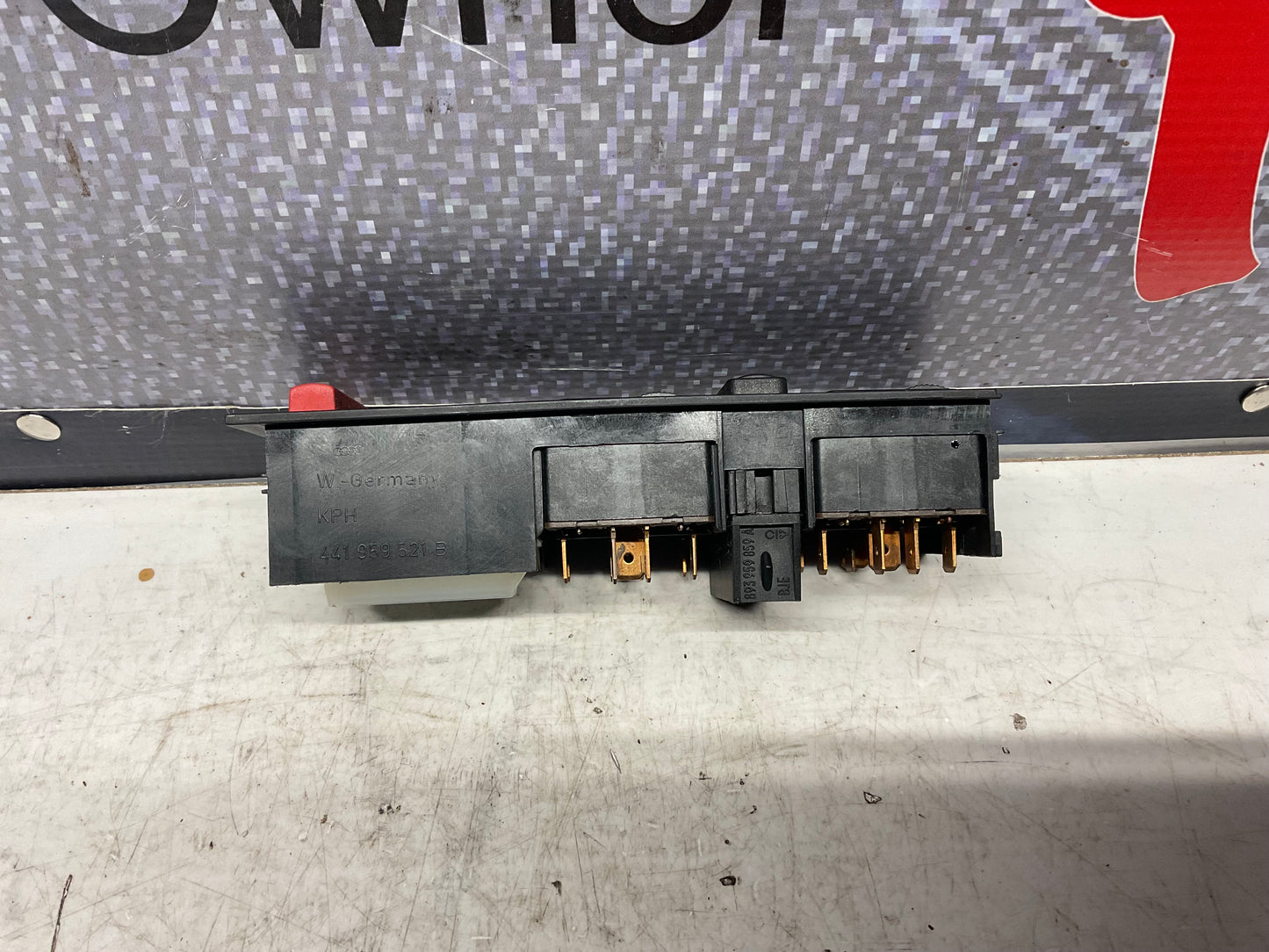 Power Window Switch Holder/Memory & Switches 441959521B  C3