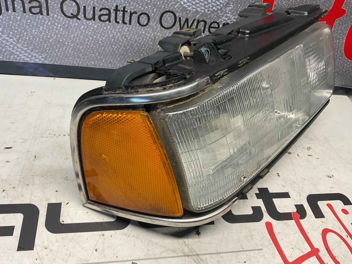 Passenger Headlight Right Complete  447941030C  C3