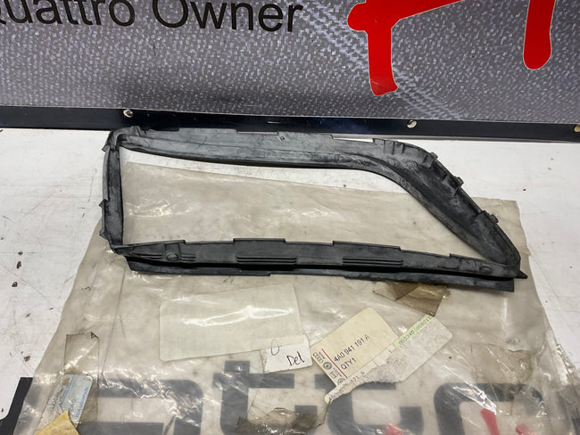 Driver Headlight Seal Left 4A0941191A  C4