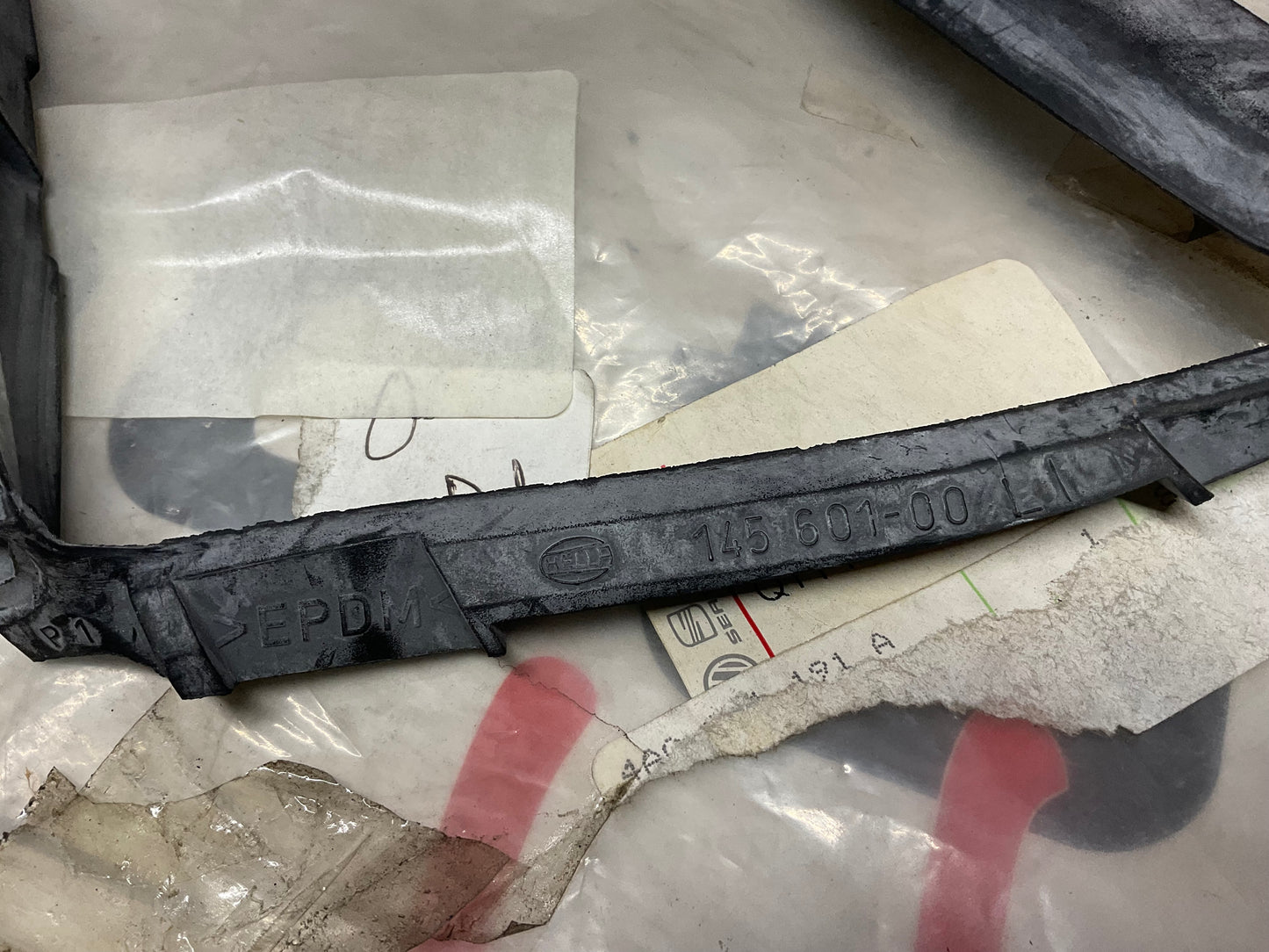 Driver Headlight Seal Left 4A0941191A  C4