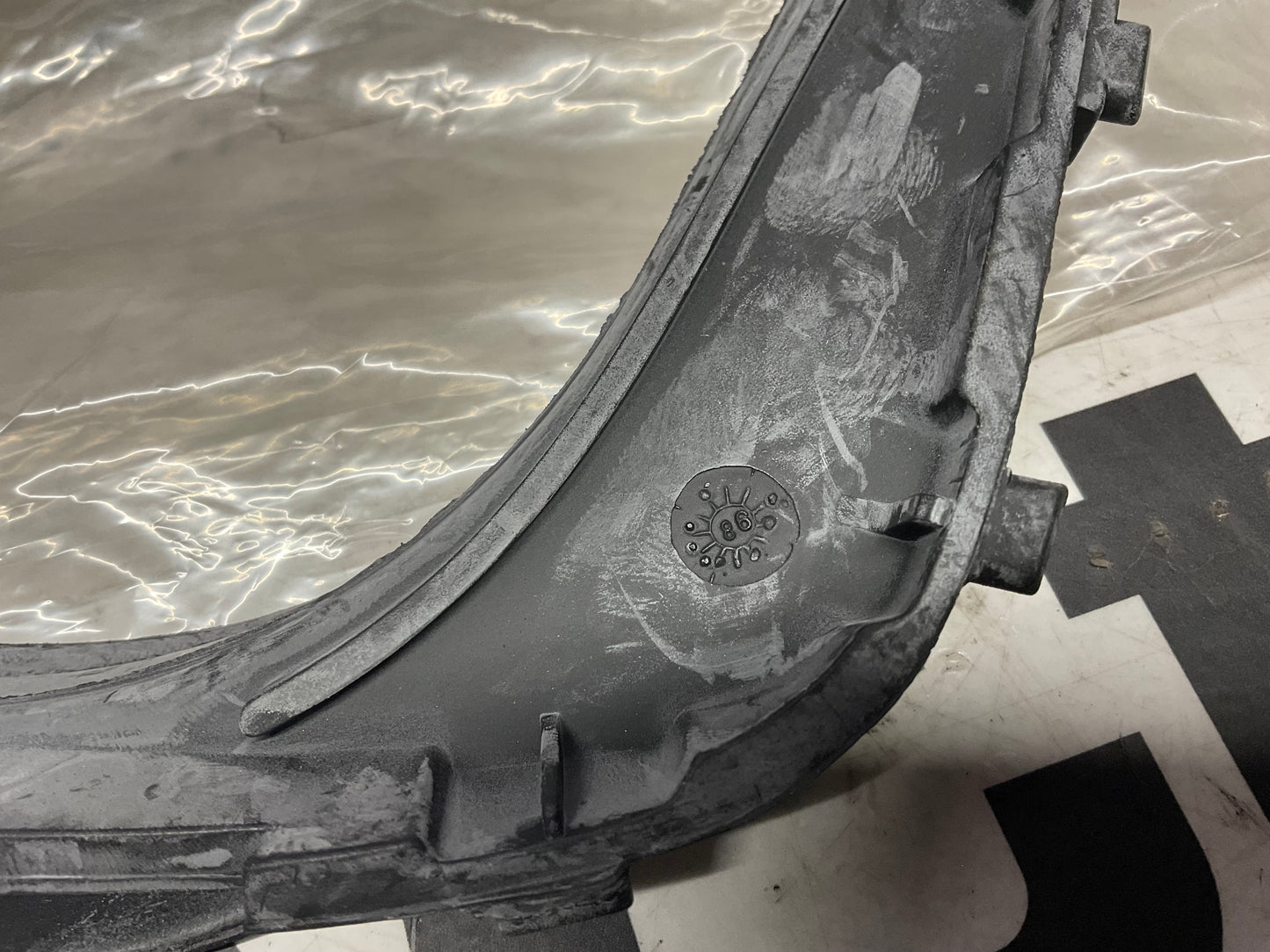 Passenger Headlight Seal Right 4A0941192A  C4