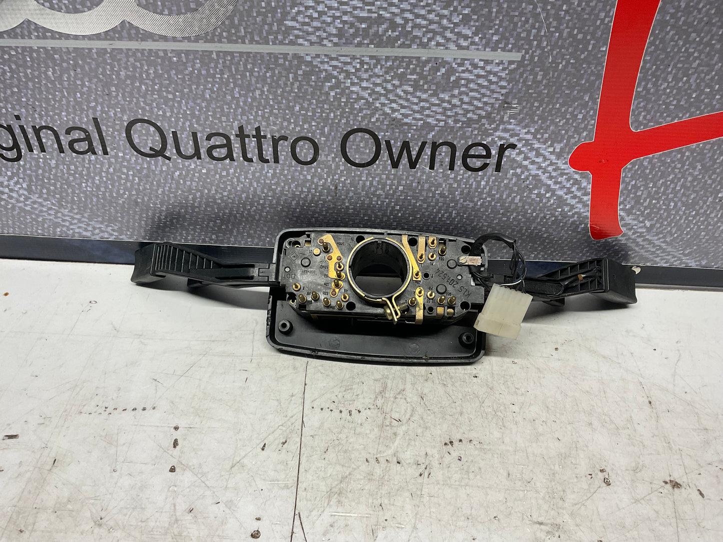 Wiper/Headlight/Turn Signal/Hazard Control  443953513  C3