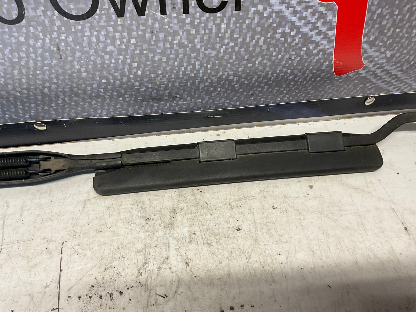 Passenger Windshield Wiper Arm Right 443955408 C3