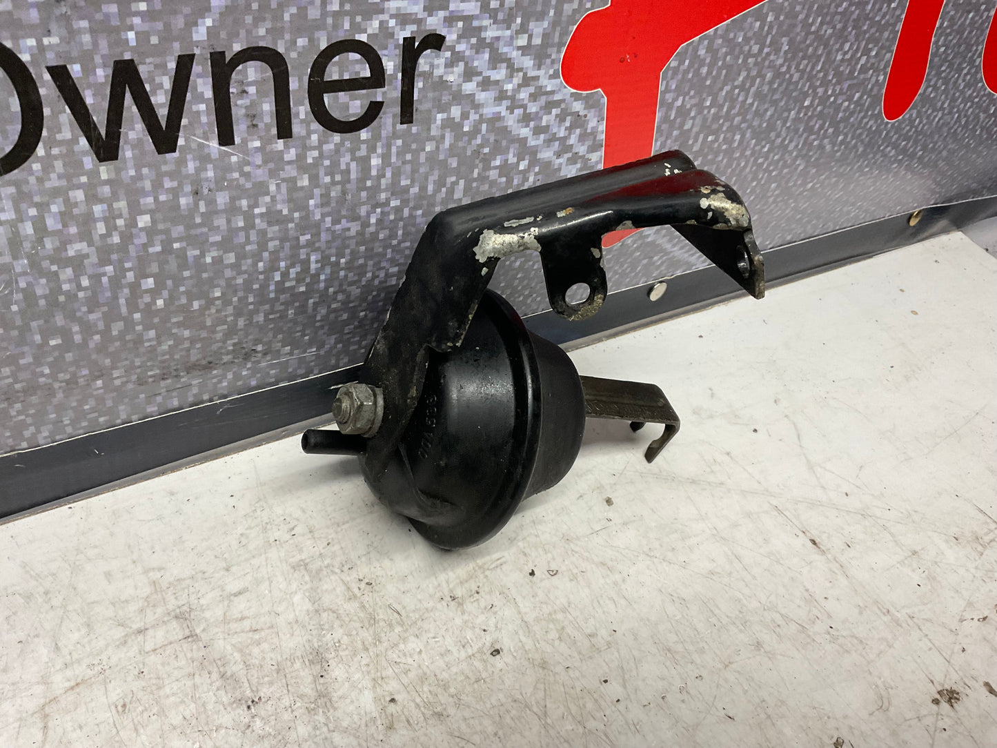 Cruise Control Vacuum Actuator 811907327B B2