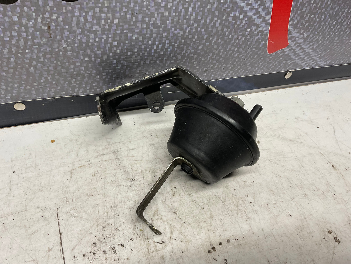 Cruise Control Vacuum Actuator 811907327B B2
