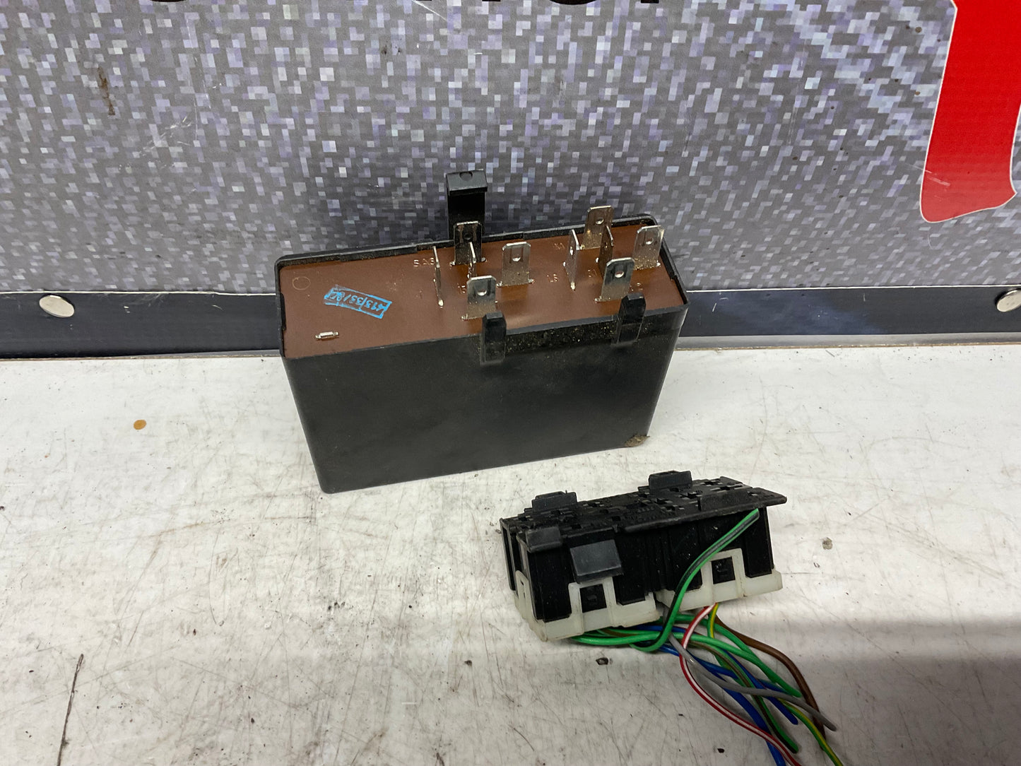 Idle Control Stabilizer Relay 443907393P C3
