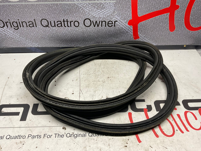 Trunk Rubber Seal  4B5827705N  C5  RS6