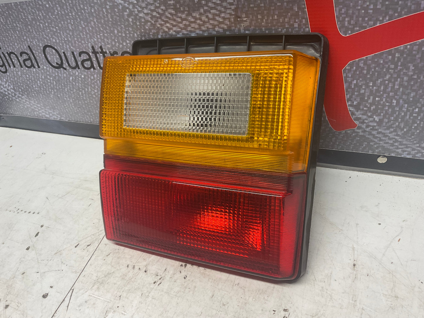 Driver Center Taillight Left 443945225A  C3